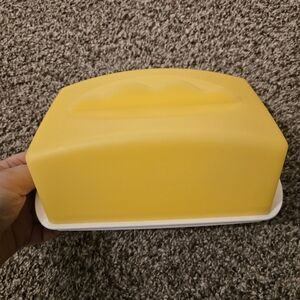 Tupperware large butter-cheese keeper